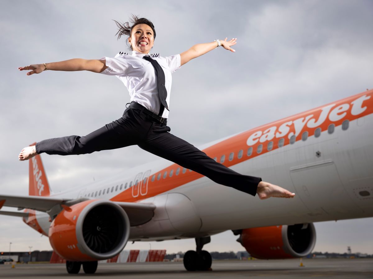 No Flying Skills Required! easyJet Kicks Off Pilot Recruitment 