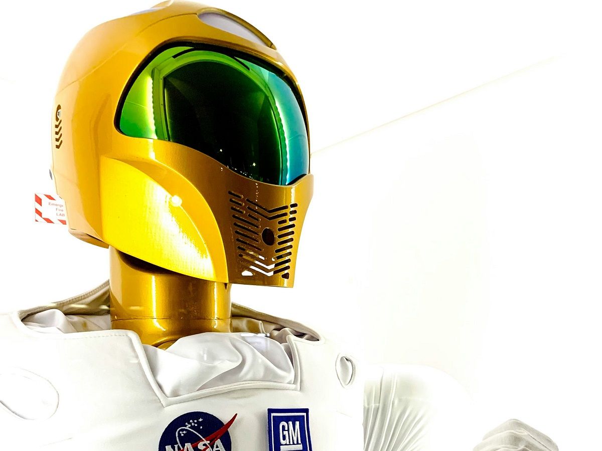 British Pilot Joins Mars Simulation Crew Training